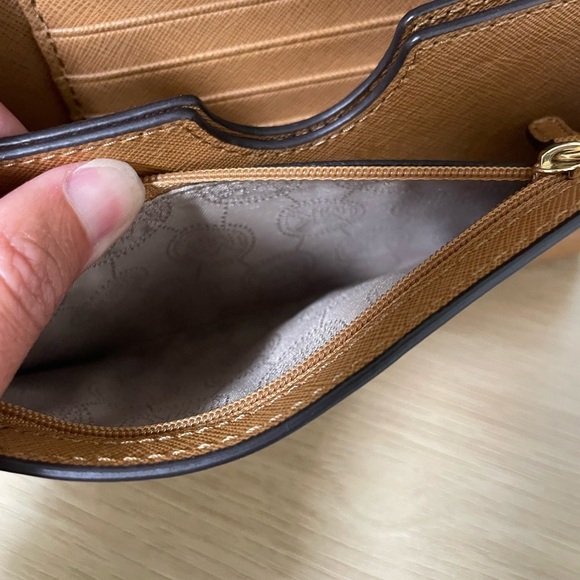 Michael Kors Chainlink Strap Wallet - Picture 4 of 7